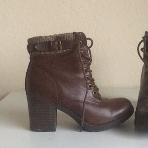 Brown ankle boots booties